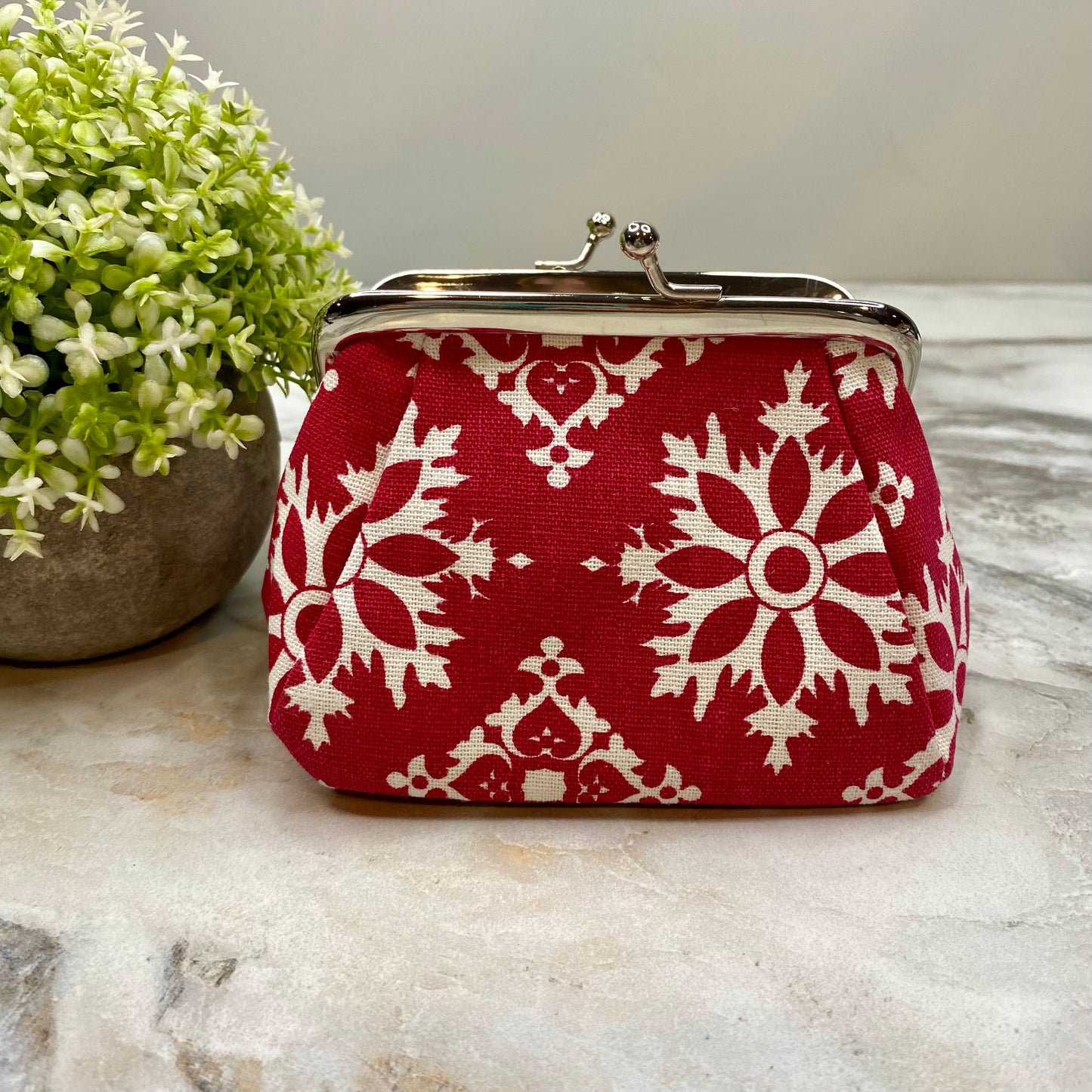 Clamshell Coin Purse Wallet - Snowflake